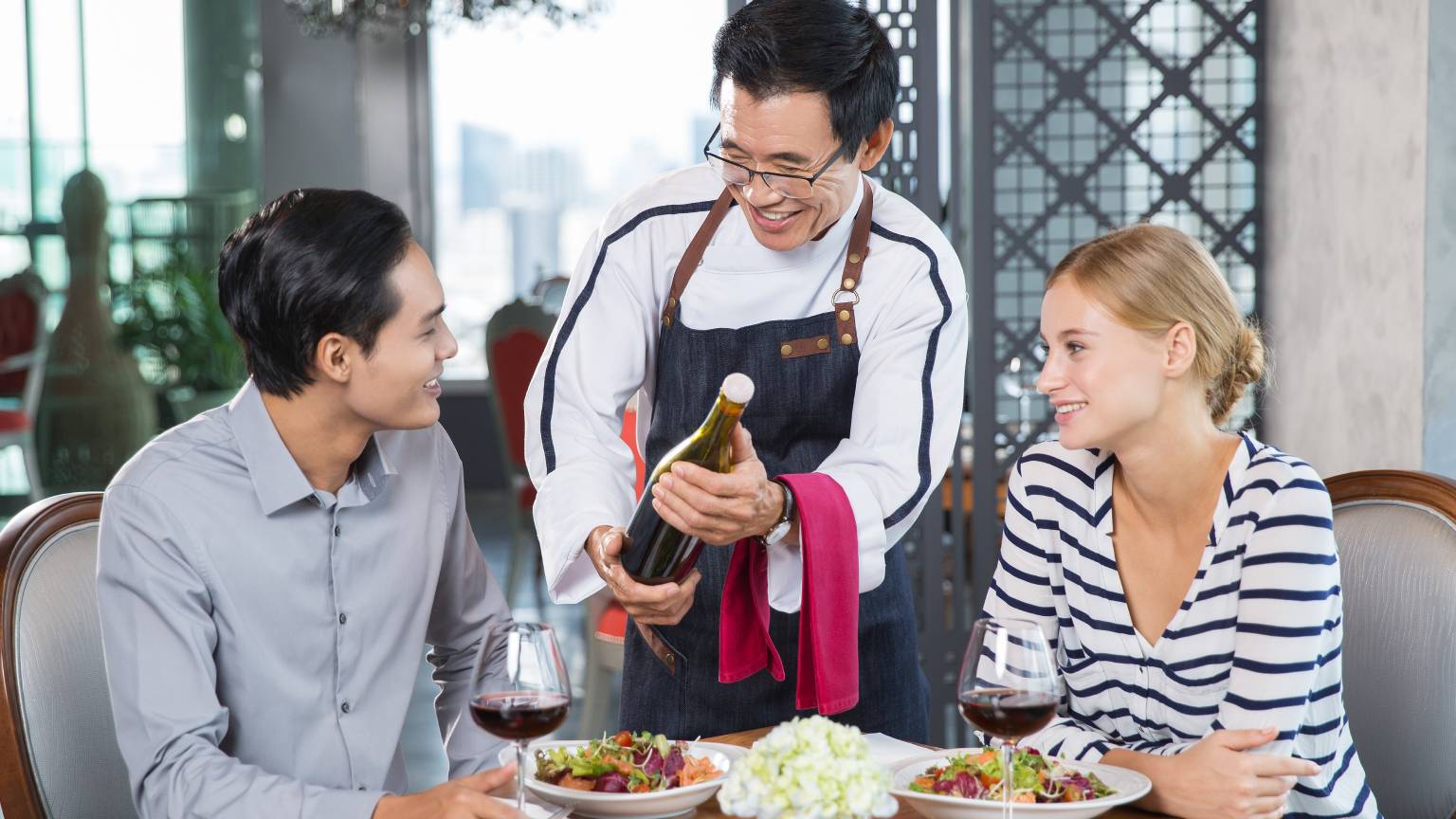 The Role of Consulting Chefs in Reinventing Hotel Dining Experiences