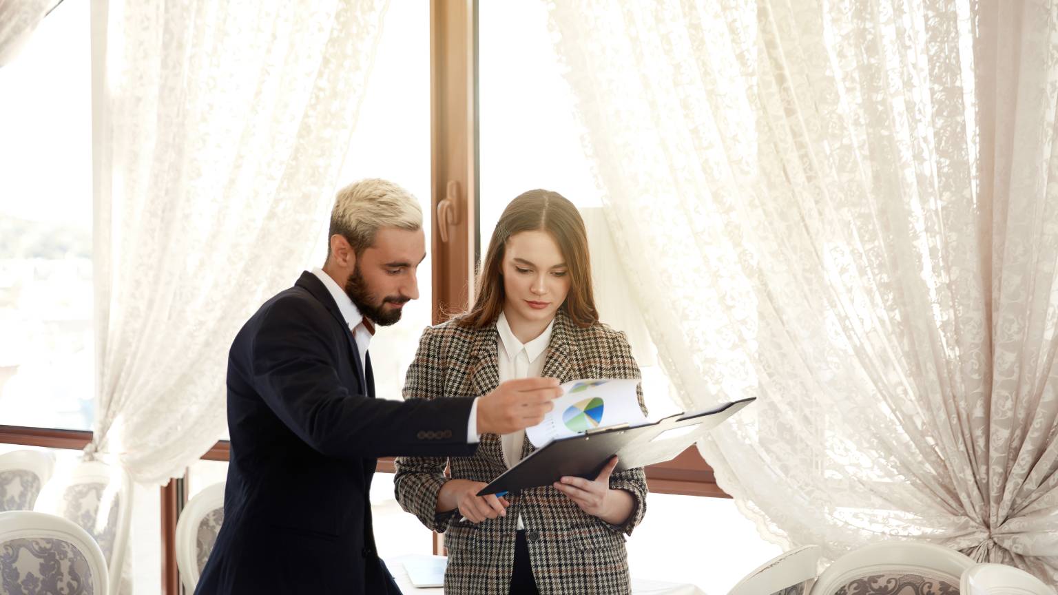Hotel Consultant for Brand Partnerships vs. M&A Experts – What Hotel Owners Must Know
