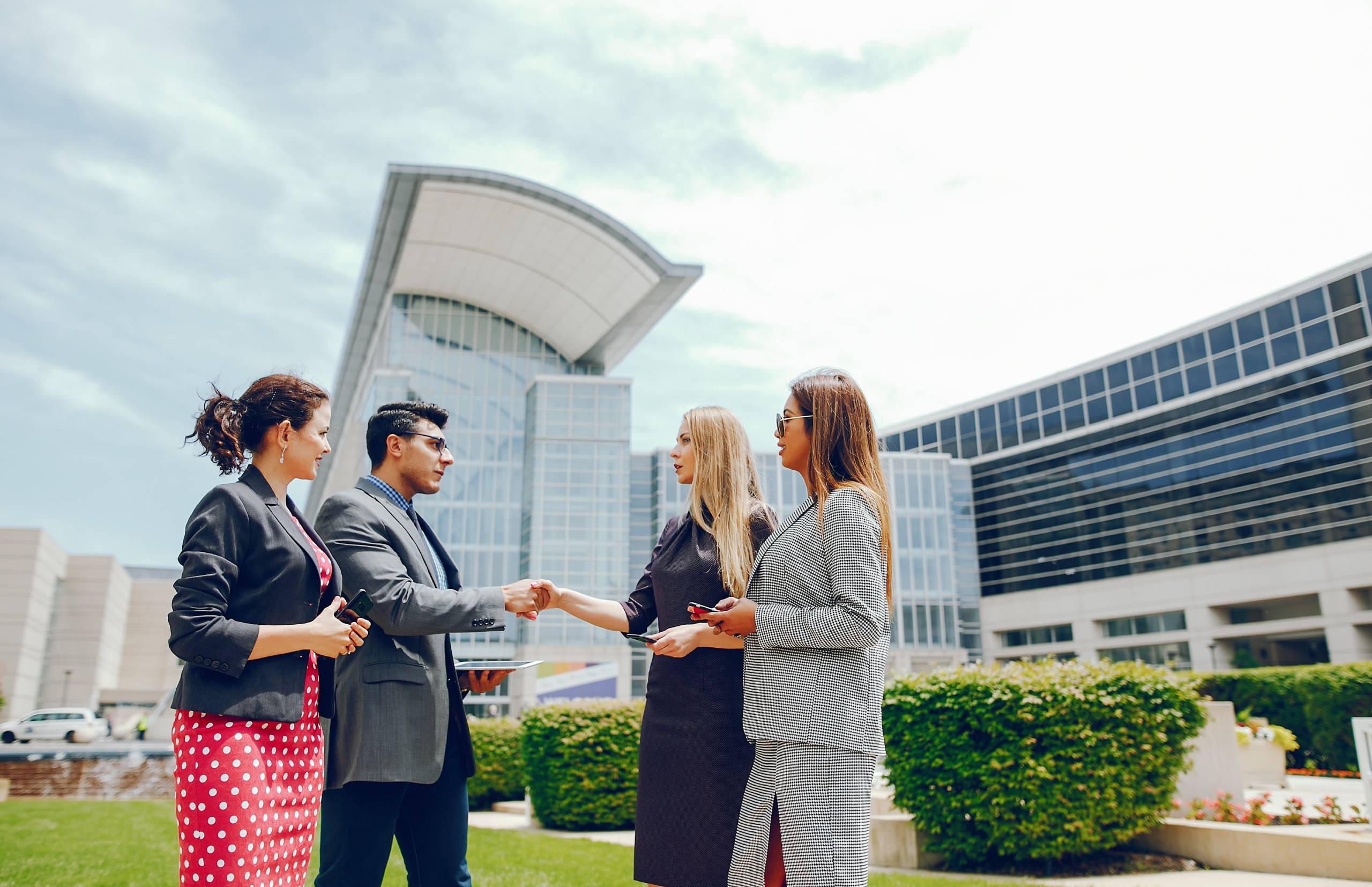 Hotel mergers and acquisitions firm structuring hospitality partnerships